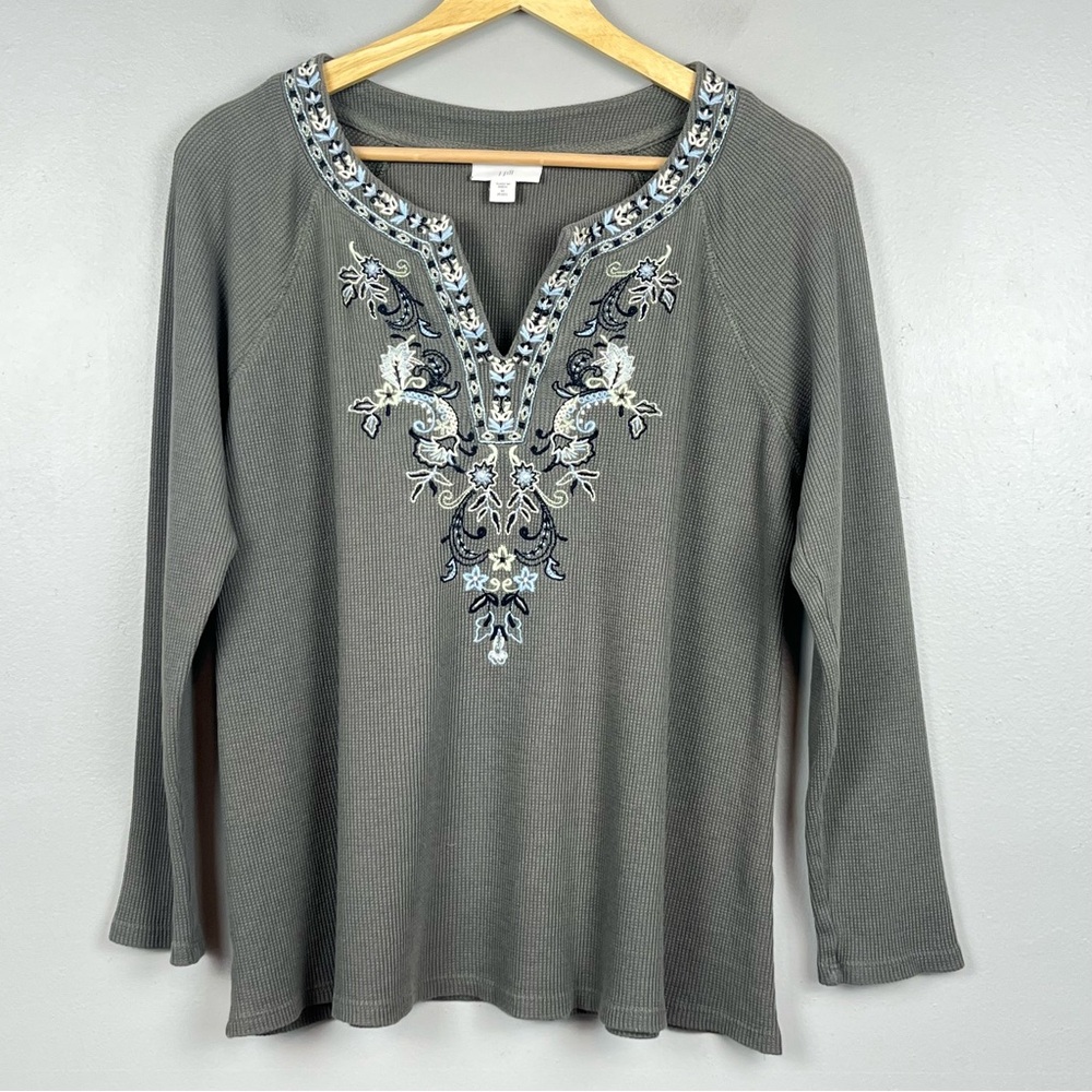 J.Jill olive green embroidered waffle knit 3/4 sleeve top, medium petite.